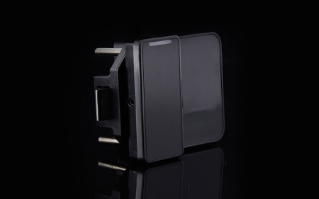 Электронный замок для раздевалок - беспроводной онлайн-замок с сенсорной панелью SL200TWR