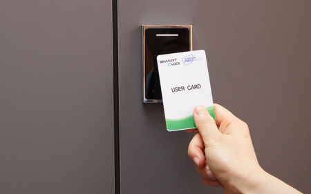 Электронный замок для раздевалок - беспроводной онлайн-замок с электронным дисплеем SL300EWR