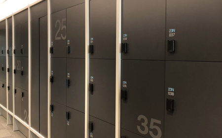 Электронный замок для раздевалок - беспроводной онлайн-замок с металлической сенсорной панелью Ultra Touch Screen PT600TWR