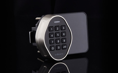 Электронный замок для раздевалок - беспроводной онлайн-замок Металлическая обрезиненная кнопочная панель Rubber Keypad PT600BR