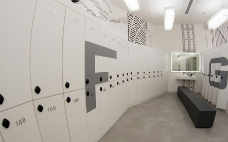 Электронный замок для раздевалок - беспроводной онлайн-замок с металлической сенсорной панелью Ultra Touch Screen PT600TWR