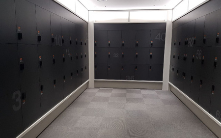 Электронный замок для раздевалок - беспроводной онлайн-замок с металлической сенсорной панелью Ultra Touch Screen PT600TWR